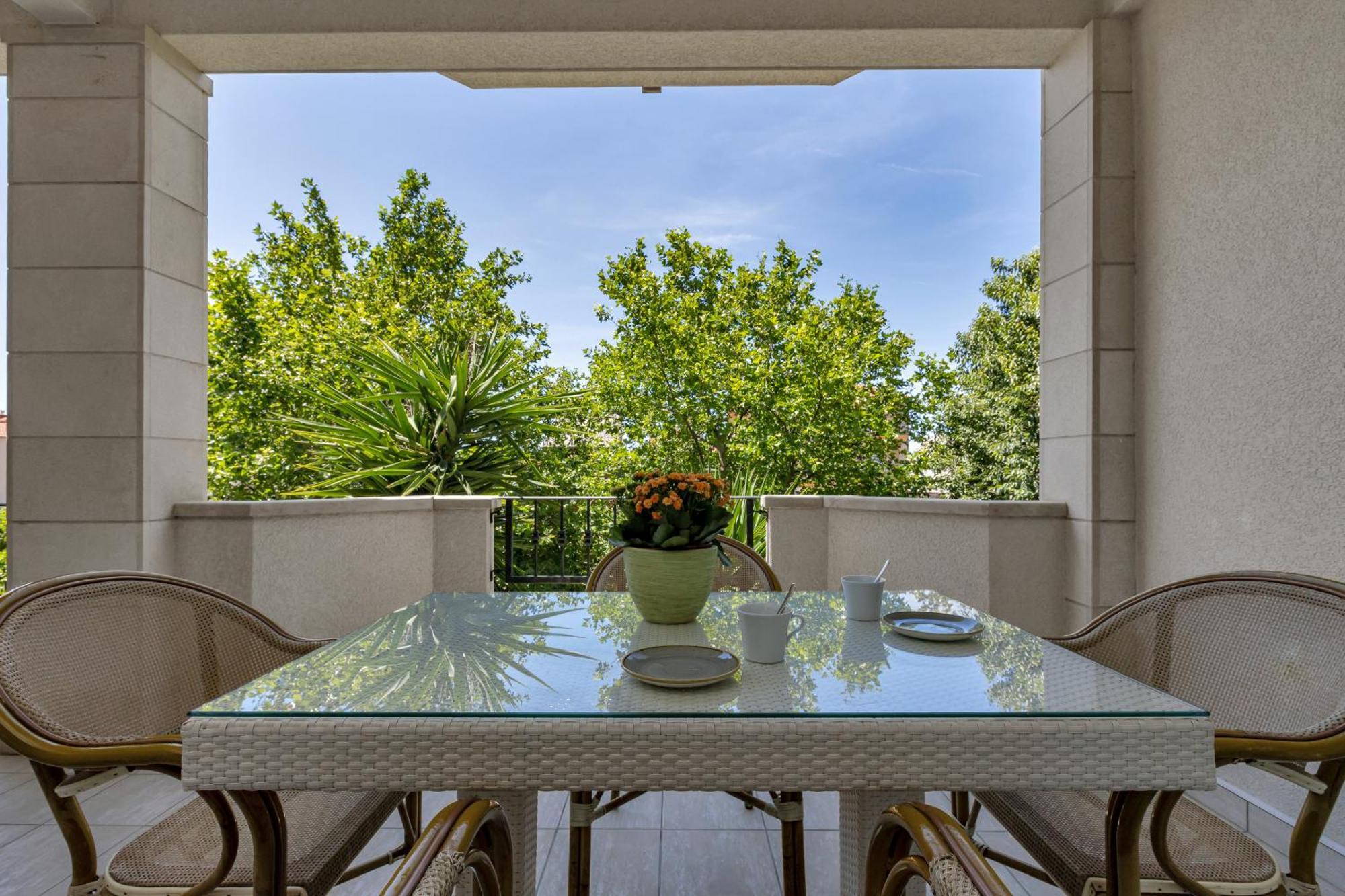 Apartments Villa Lili ทูแชพี ภายนอก รูปภาพ