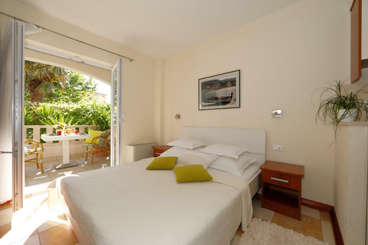 Apartments Villa Lili ทูแชพี ภายนอก รูปภาพ